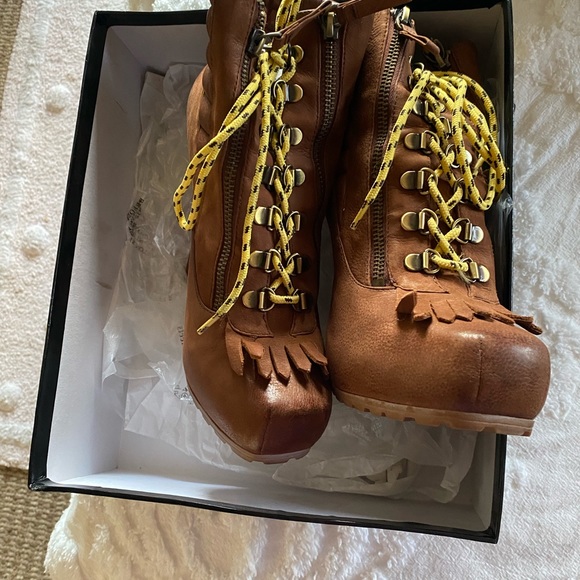 Hi heel Bootie size 8 - Picture 9 of 9